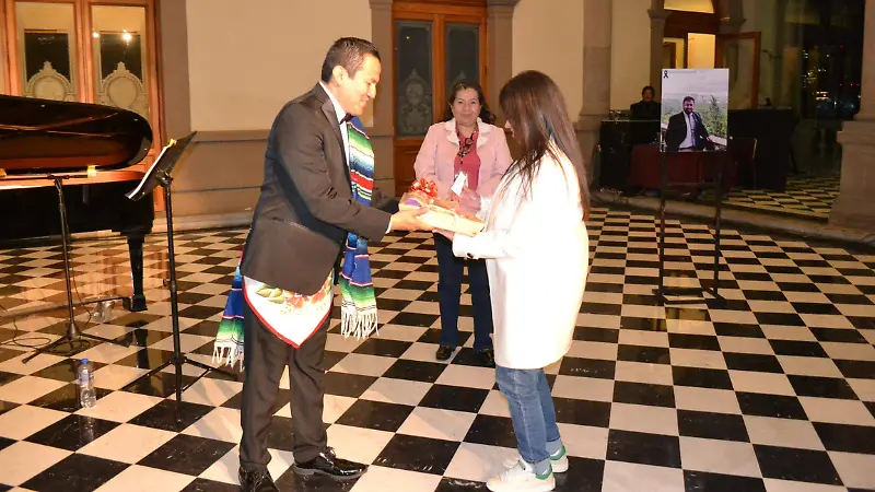 Los artistas locales recibieron un reconocimiento de parte de este recinto.